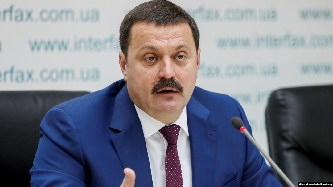 У 2023 році президент Володимир Зеленський припинив громадянство України для Андрія Деркача. Він перебуває у розшуку