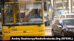 Напередодні перший заступник голови КМДА Микола Поворозник повідомив, що з 1 січня планують запровадити нові тарифи на проїзд у громадському транспорті Києва