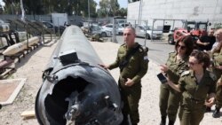 „Toată lumea este împotriva noastră": Îngrijorările legate de război ale ascultătorilor iranieni de la RFE/RL