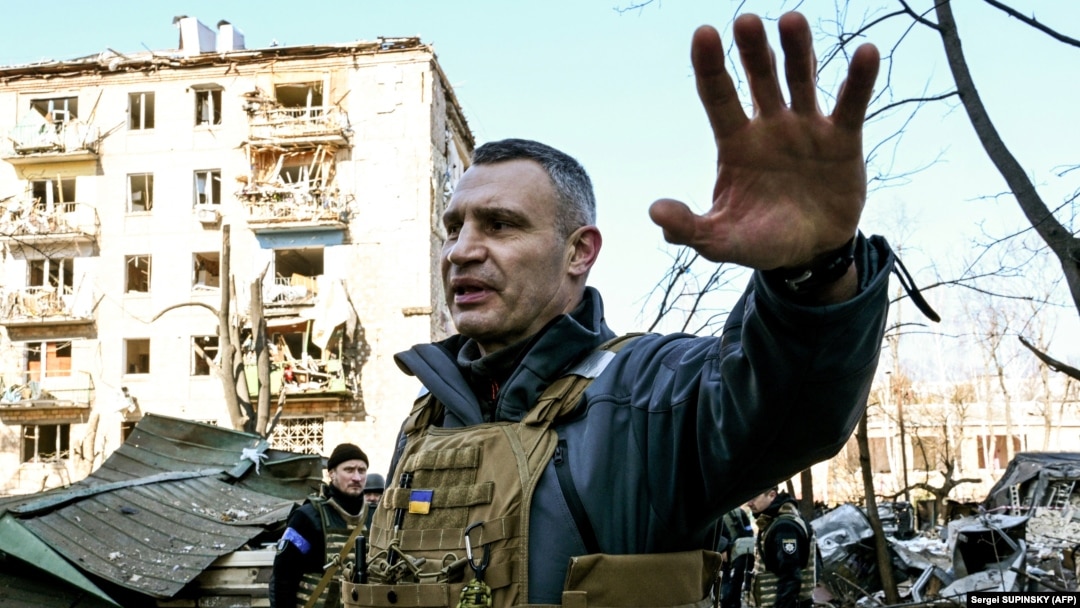 «Два влучання в Шевченківському районі», повідомив Віталій Кличко