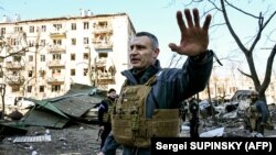 Українська влада неодноразово заявляла, що Київ для російських військ є однією з найбільших мішеней (на фото мер Києва Віталій Кличко)