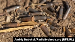 Бойовики, поміж іншого, обстріляли ділянку розведення сил і засобів у Богданівці-Петрівському, українські військові вогню у відповідь не відкривали, повідомляють у штабі