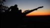 Украинский военный готовится к отражению атаки беспилотников. Иллюстративная фотография