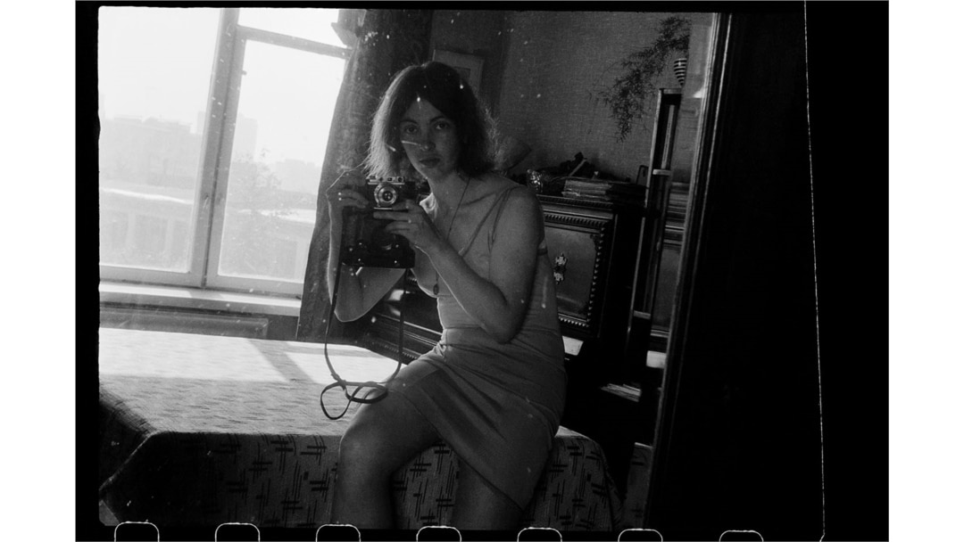 Autoportret Maše Ivašincova, Lenjingrad, 1976. godine.