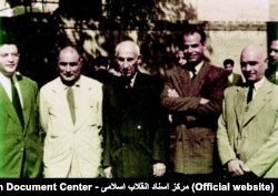 بقایی - نفر اول سمت چپ - در کنار حائری زاده، مصدق، مکی و آزاد که جبهه ملی را بنیان گذاشتند.