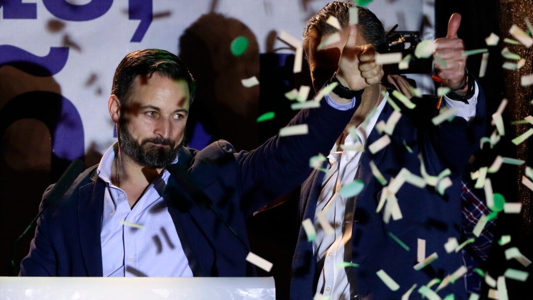 Santijago Abskal, lider Vox stranke u obraćanju pristalicama nakon objavljivanja izbornih rezultata