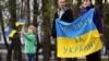 Під час мітингу в Луганську проти агресії Росії щодо України, 18 квітня 2014 року