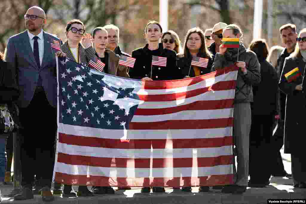 Hundreds gathered in Vilnius on April 3 to commemorate the deaths of four US soldiers who died at a Lithuanian military training ground.