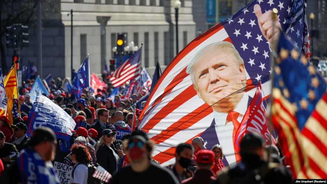 Прихильники президента США Дональда Трампа під час протесту проти результатів виборів, коли стало відомо, що переміг кандидат демократів Джо Байден, Вашингтон, 14 листопада 2020 року