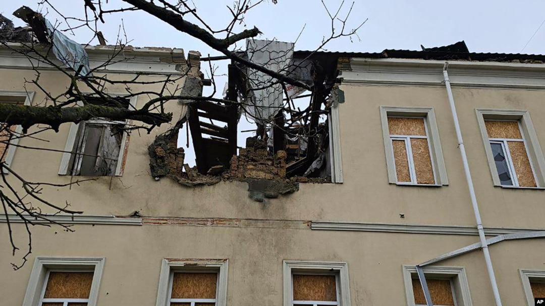 Поліція зафіксувала понад 2000 російських обстрілів протягом доби. Фото ілюстративне 