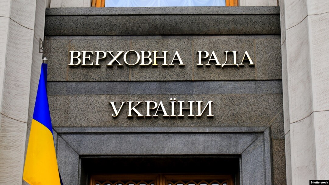 Говорячи про народних депутатів, голова НАЗК зауважив, що вони належать до тієї категорії публічних службовців, «які не поспішають подавати декларації»