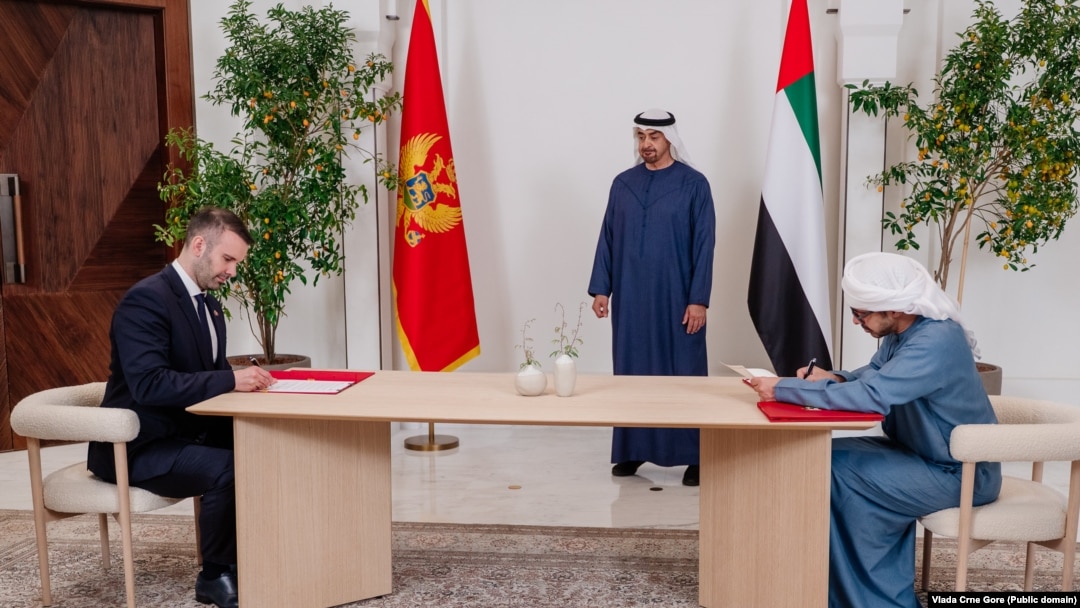 Premijer Crne Gore Milojko Spajić, predsjednik UAE šeik Mohamed bin Zayed Al Nahyan i premijer UAE Abdullah Bin Zayed Al Nahya