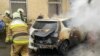 У Києві горів автомобіль, перехожі затримали ймовірного причетного – поліція