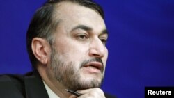 امیر عبداللهیان، معاون وزیر امور خارجه ایران می‌گوید که فرانسه مخالف حضور ایران در کنفرانس صلح سوریه در ژنو است اما روسیه بر این مسئله اصرار دارد.