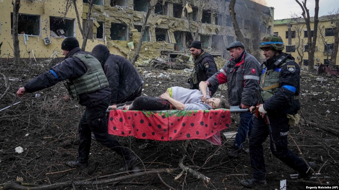 Вагітна жінка, фото з якою облетіло увесь світ після обстрілу в Маріуполі, померла, як і її ненароджена дитина