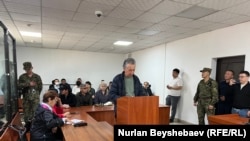 Фарид Ниязов сотто көрсөтмө берүүдө. Кой-Таш окуясы боюнча соттук отурум. 17-апрель, 2025-жыл.
