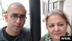 مهین فهیمی و امید منتظری، همسر و فرزند حميد منتظری که در جريان کشتار زندانيان سياسی در سال ۶۷ اعدام شد.