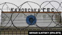 24 лютого 2022 року голова міста Таврійськ Херсонської області Микола Різак повідомив, що російські військові захопили головну будівлю Північно-Кримського каналу та Каховську ГЕС у Херсонській області