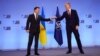 На фото: президент України Володимир Зеленський і генсекретар НАТО Єнс Столтенберг на пресконференції після їхньої двосторонньої зустрічі в штаб-квартирі Європейського союзу в Брюсселі, Бельгія, 16 грудня 2021 року