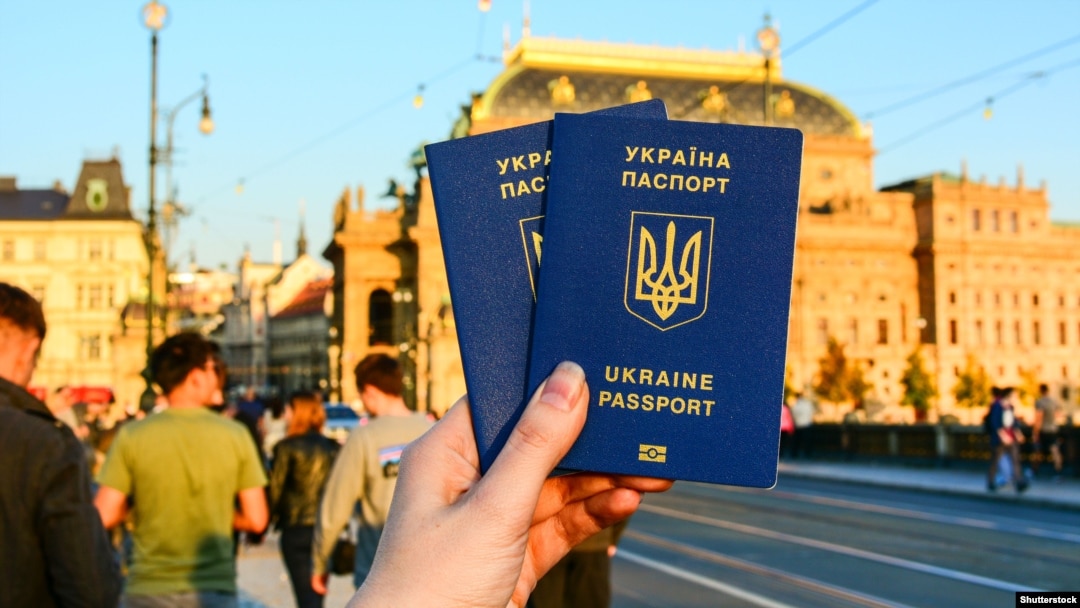 У спільній заяві за результатами 23-го саміту Україна–ЄС, серед іншого, наголошено, що сторони вітають успішне застосування безвізового режиму для громадян України