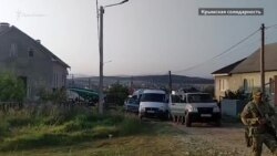 «Книги підкинули, адвоката не пустили»: в Криму провели нові обшуки у кримських татар (відео)