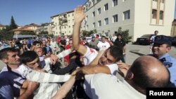 В регионах не стихает борьба за власть в местных органах самоуправления – представители правящей коалиции "Грузинская мечта" продолжают теснить своих оппонентов из "Национального движения"