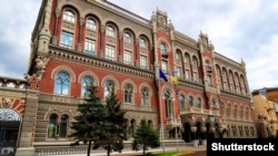 НБУ: уряд витратив на обслуговування та погашення державного та гарантованого державою боргу 1,1 мільярда доларів