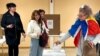 Românii sunt chemați la urme pe 18 mai, la al doilea tur de scrutin pentru alegere președintelui României. Imagine generică de la primul tur de scrutin. 