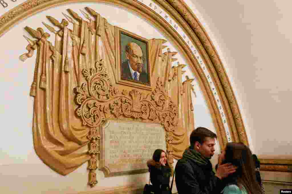 На станции "Киевская" московского метрополитена, март 2017 года