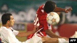تيم ملی فوتبال ايران بعد از پيروزی دو بر صفر بر چين در دو پرواز جداگانه روز شنبه ۳۰ آذر از دبی به تهران سفر می کند، تا روز اول دی برای يک اردوی هفت روزه رهسپار اسپانيا شود
